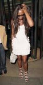 Naomi_Campbell_leaving_Cipriani_restaurant_in_Mayfair_08.jpg