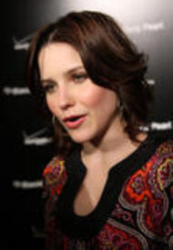 th_EK_Sophia_Bush-Verizon-004.jpg