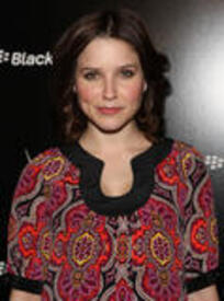 th_EK_Sophia_Bush-Verizon-007.jpg