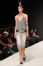 Adina_Fohlin-fall2004sass-bide-01.jpg