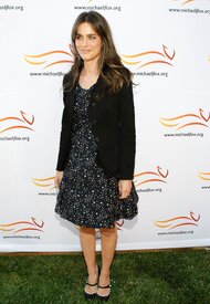 Celebutopia-Amanda_Peet-Michael_J._Fox_Foundation_For_Parkinson7s_Research_Summer_Lawn_Party-04.jpg