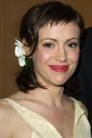 alyssa_milano_2002_GrammyAw2.jpg
