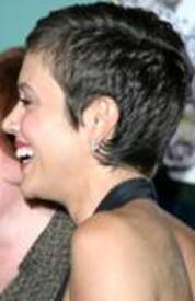alyssa_milano_2003_DickieRoberts20.jpg