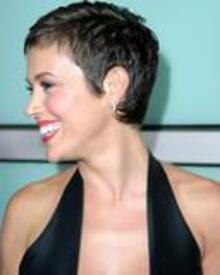 alyssa_milano_2003_DickieRoberts23.jpg