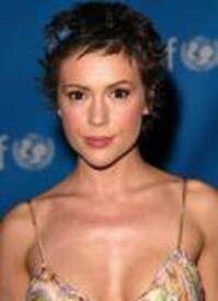alyssa_milano_2003_UnicGoodwill3.jpg