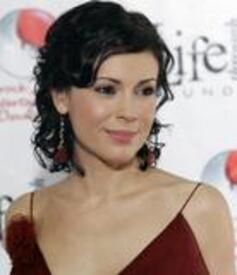 alyssa_milano_2004_RedParty10.jpg
