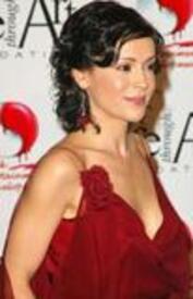 alyssa_milano_2004_RedParty24.jpg