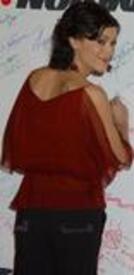 alyssa_milano_2004_RedParty27b.jpg
