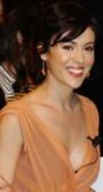 alyssa_milano_2004_UnicefTrOrTr10.jpg