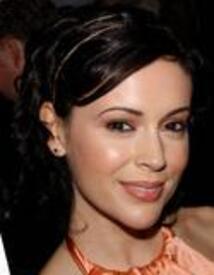 alyssa_milano_2005_BaseFounDin2.jpg