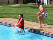 th_00e6d738118209.gif