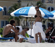 th_1b8db939839137.gif