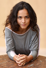 Alice_Braga_-_Gareth_Cattermole_2008_183.jpg