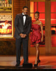 th_celebrity_paradise.com_TheElder_JadaPinkettSmith2010_06_13_64thTonyAwardsinNY17.jpg