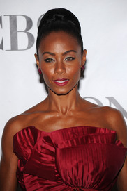 celebrity_paradise.com_TheElder_JadaPinkettSmith2010_06_13_64thTonyAwardsinNY25.jpg