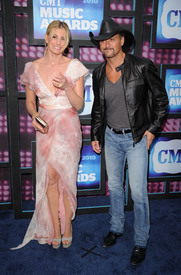 celebrity_paradise.com_TheElder_FaithHill14.jpg