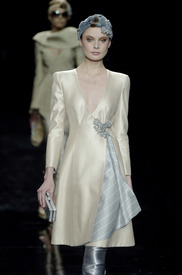 gio_Armani_Prive_Paris_S_S_07_Haute_Couture_193_123_70lo.jpg