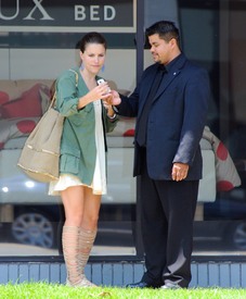 Sophia_Bush_at_Stella_McCartney_008.jpg