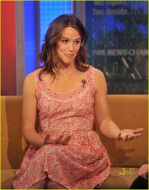 jennifer-garner-fox-friends-05.jpg