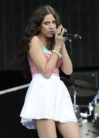 33469_ElizaDoolittle_PerformingliveatAltonTowersinStaffordshireJune192011_By_oTTo23_122_521lo.jpg