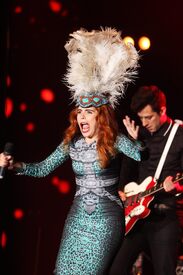 02454_Tikipeter_Paloma_Faith_Keep_A_Child_Alive_Ball_019_123_439lo.jpg