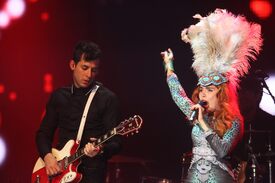 02379_Tikipeter_Paloma_Faith_Keep_A_Child_Alive_Ball_011_123_39lo.jpg