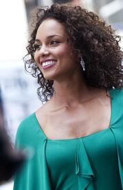 AliciaKeys_ABCsGoodMorningAmerica_NYC_280611_120.jpg