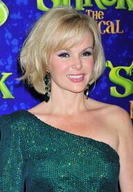 celebrity_paradise.com_TheElder_AmandaHolden2011_06_14_ShrekTheMusicalPressNightAfterParty33.jpg