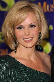 celebrity_paradise.com_TheElder_AmandaHolden2011_06_14_ShrekTheMusicalPressNightAfterParty9.jpg