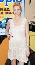 celebrity_paradise.com_TheElder_KCSWhitneyPort2011_06_10_celebrateNationalTeaDayNewYorkCity10.jpg