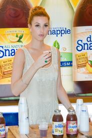 celebrity_paradise.com_TheElder_KCSWhitneyPort2011_06_10_celebrateNationalTeaDayNewYorkCity3.jpg