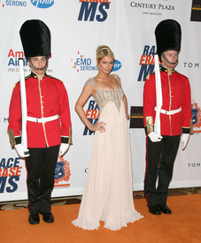 celebrity_paradise.comParisHilton_TheElder_39.jpg