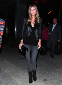 celebrity_paradise.com_TheElder_The_Hiltons40.jpg
