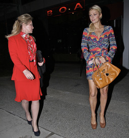 celebrity_paradise.com_TheElder_The_Hiltons68.jpg