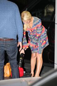 ParisHilton_Pumpinggas_LA_080511_009.jpg