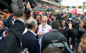 celebrity_paradise.com_TheElder_ParisHilton2011_06_05_beforetheSpanishGrandPrixattheMontmelo35.jpg