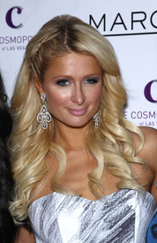 celebrity_paradise.com_Paris_Hilton_nightclub_043.jpg