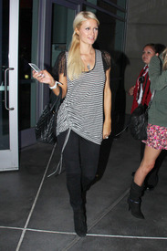 celebrity_paradise.com_TheElder_ParisHilton13.JPG