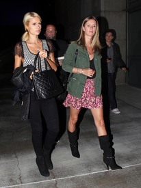 celebrity_paradise.com_TheElder_ParisHilton25.JPG