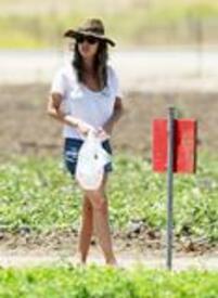 th_RachelBilson_UnderwoodFamilyFarm_Moorpark_260611_013.jpg