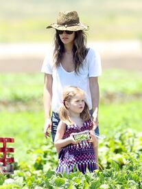 RachelBilson_UnderwoodFamilyFarm_Moorpark_260611_026.jpg