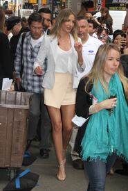 celebrity_paradise.com_TheElder_CameronDiaz2011_06_20_AppearingOnGoodMorningAmericainNY23.jpg