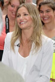 celebrity_paradise.com_TheElder_CameronDiaz2011_06_20_AppearingOnGoodMorningAmericainNY29.jpg