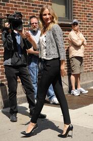 celebrity_paradise.com_TheElder_CameronDiaz2011_06_20_AtLateShowwithDavidLetterman22.jpg