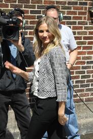 celebrity_paradise.com_TheElder_CameronDiaz2011_06_20_AtLateShowwithDavidLetterman27.jpg