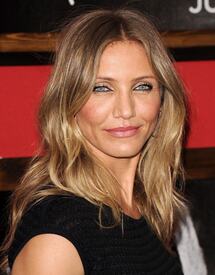 celebrity_paradise.com_TheElder_CameronDiaz2011_06_20_BadTeacherpremiereattheZiegfeldTheatreinNY43.jpg