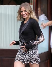 celebrity_paradise.com_TheElder_CameronDiaz2011_06_20_BadTeacherpremiereattheZiegfeldTheatreinNY72.jpg