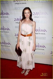 alexis-bledel-zarkana-opening-night-01.jpg