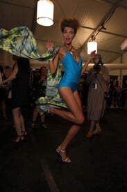 Badgley_Mischka_Spring_2012_Backstage_ao0f_W6_Ncd_E.jpg