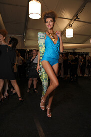 Badgley_Mischka_Spring_2012_Backstage_t_Wc_Ktpoh_Qm.jpg